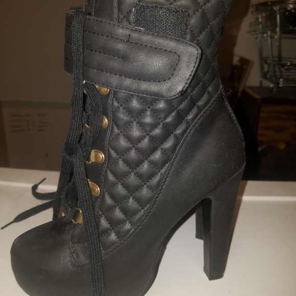 Boots - Picture 2 of 3